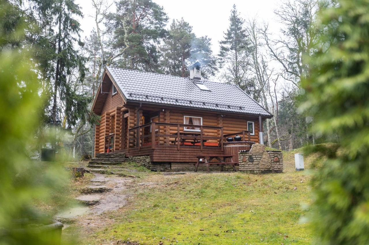 Valkla Puhkekeskus - puhkemajad Harjumaal kümblustünni ja saunaga Kuusalu Exterior foto